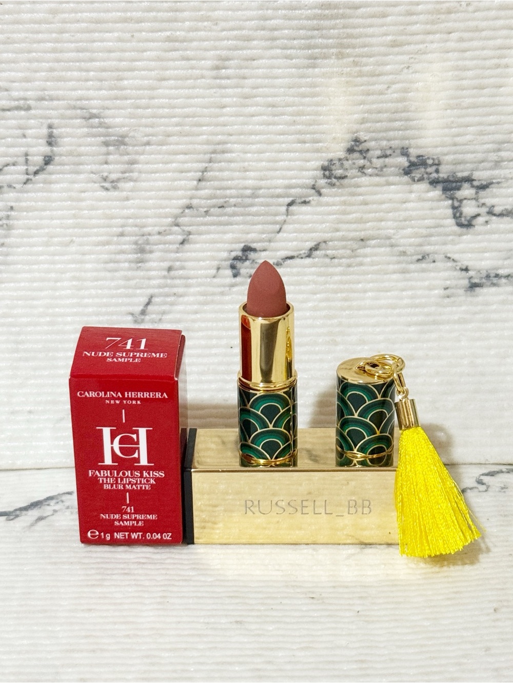 Carolina Herrera Mini Blur Matte Nude Lipstick - Picture 10 of 10